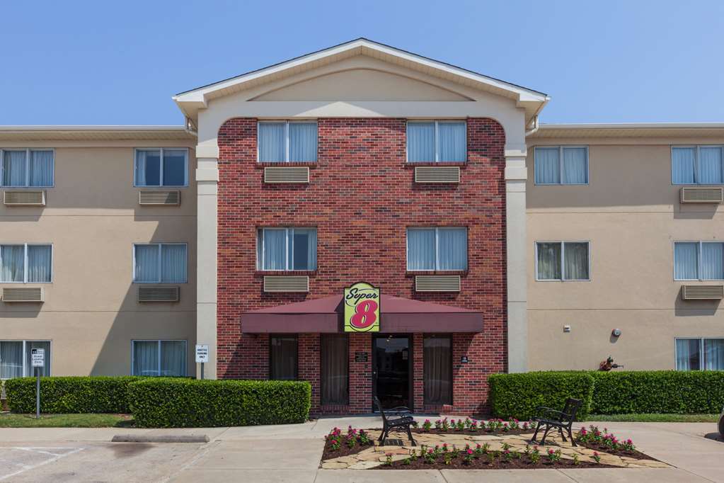 Super 8 By Wyndham Grapevine/Dfw Airport Northwest Hotel Exterior photo